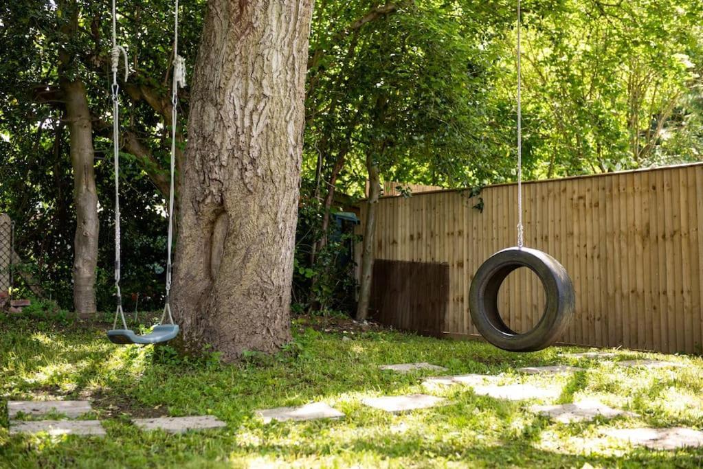 Walnut Luxurious 2-Bedroom With Ensuite - Parking, Netflix, Wifi - Close To Oxford, Bicester & Blenheim Palace Kidlington Buitenkant foto
